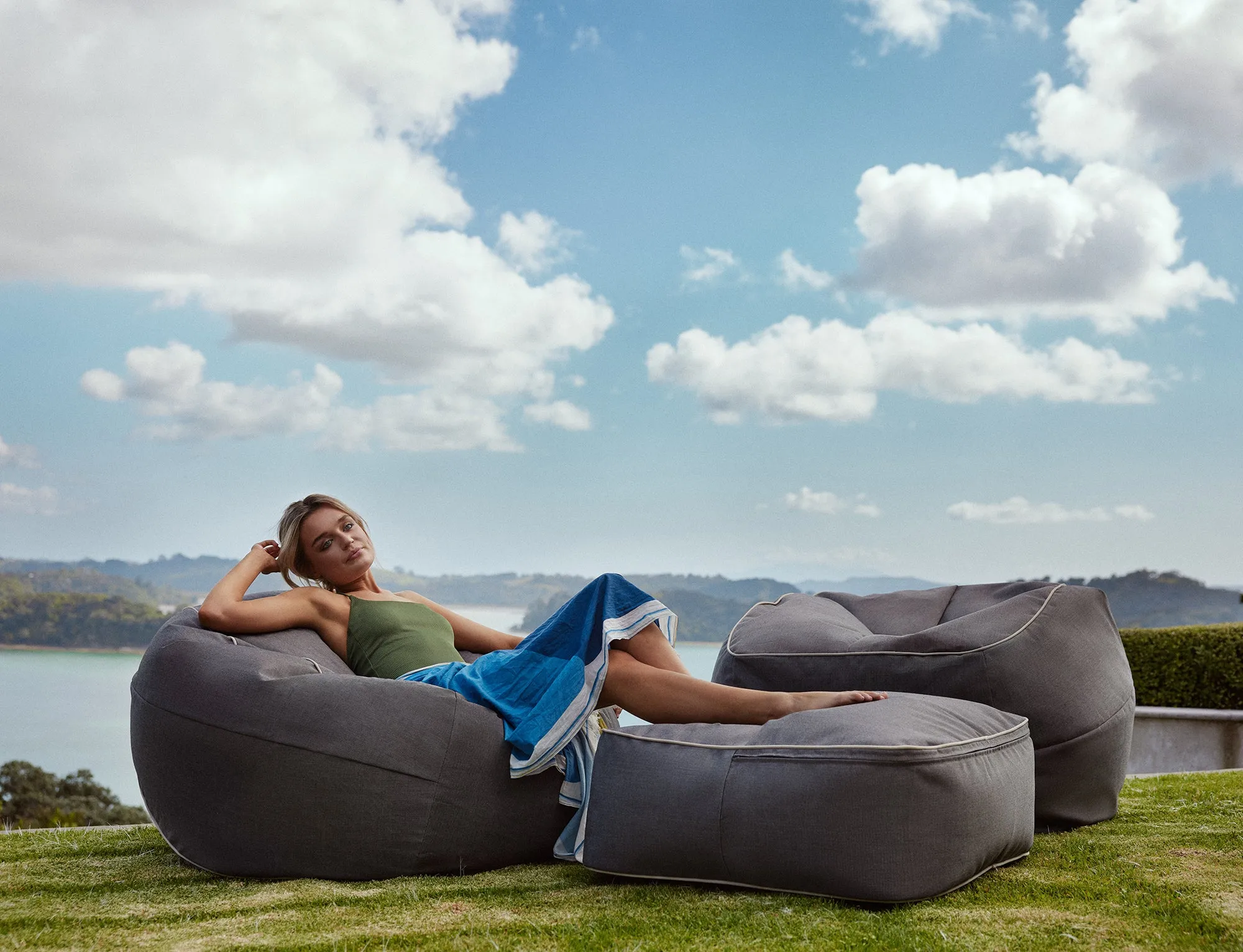 Coast outdoor beanbag with matching piping XL