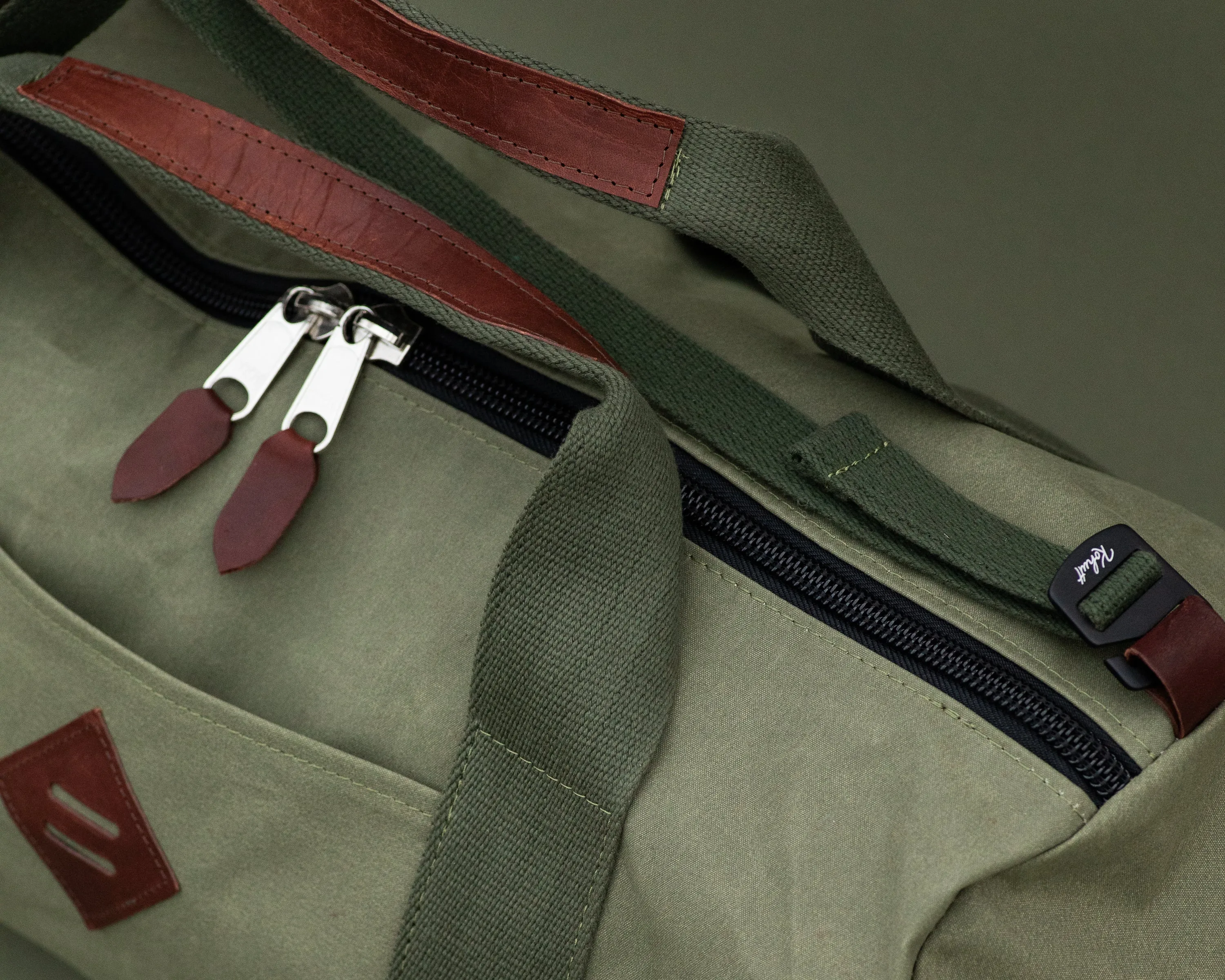 Voyager duffel bag